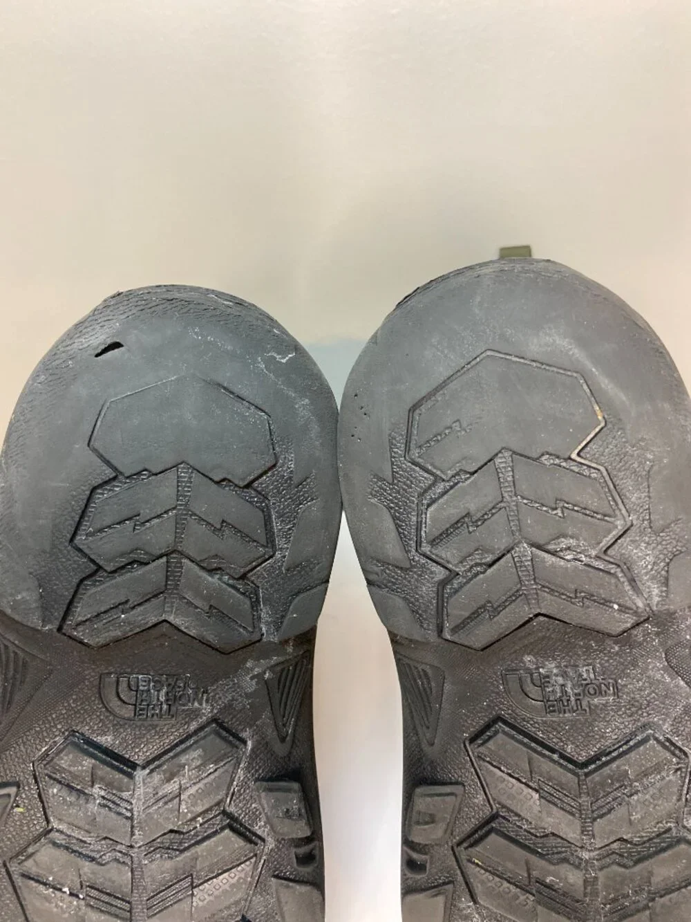 The North Face Alpenglow IV Waterproof Winter Snow Boots Kids Size 7